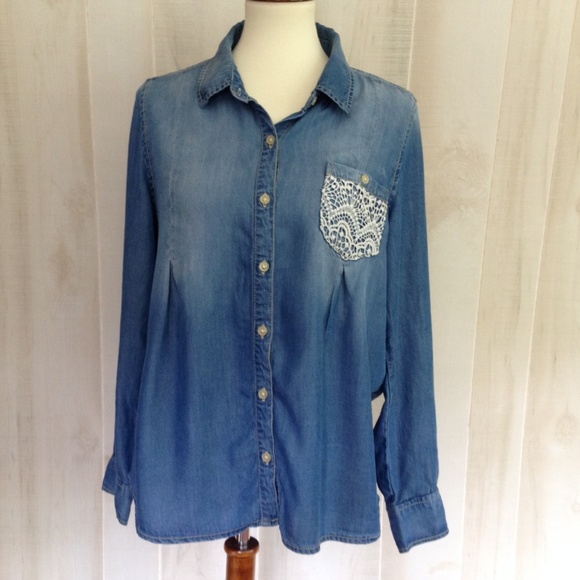 Jun & Ivy Soft Francesca Button Down Top - Picture 1 of 7